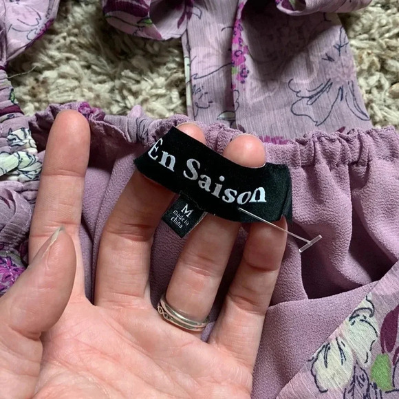 En saison Nwot floral puff sleeve top - Picture 9 of 15